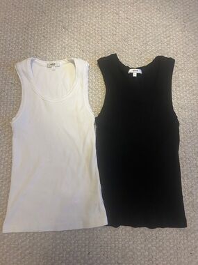 Women’s Agolde tanks small